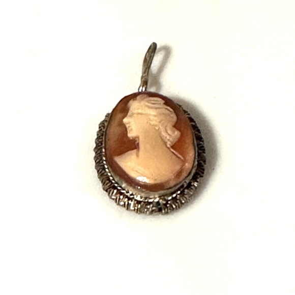 Giuseppe Mandile 800 Silver Shell Cameo Charm Pendant Vintage Estate Jewelry - Picture 2 of 6